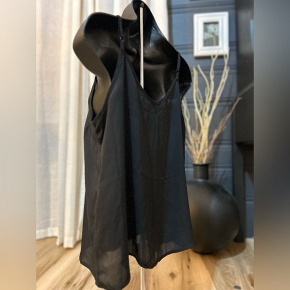 Forever 21 flowy black tank top, size M - Picture 4 of 5